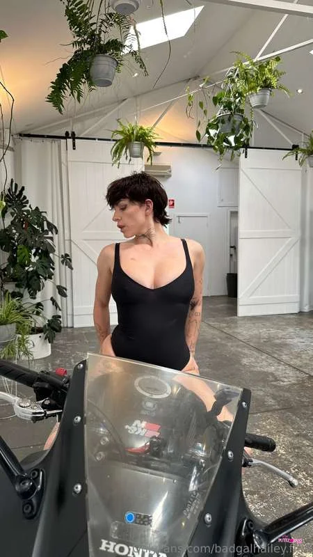 Badgalhailey_Free_3