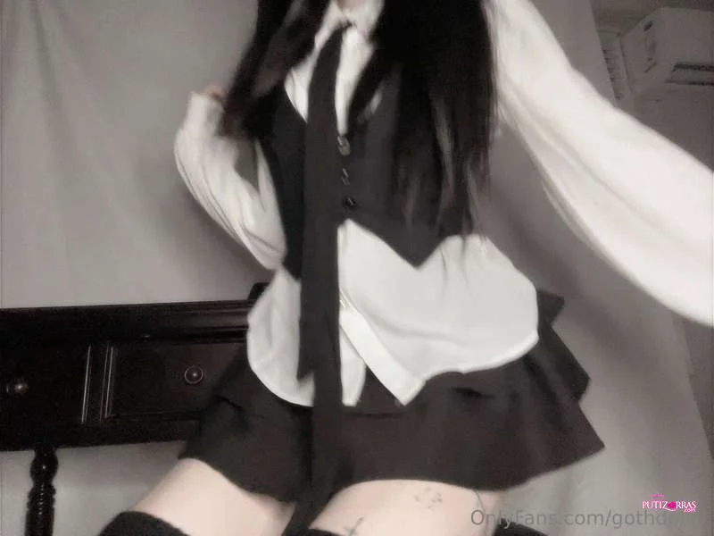 Gothdollly_49